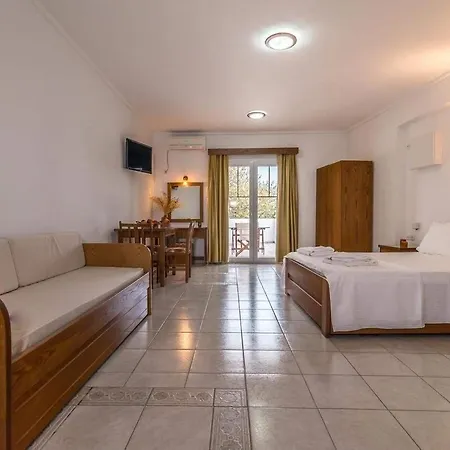 Olive 3* Adamantas (Milos)