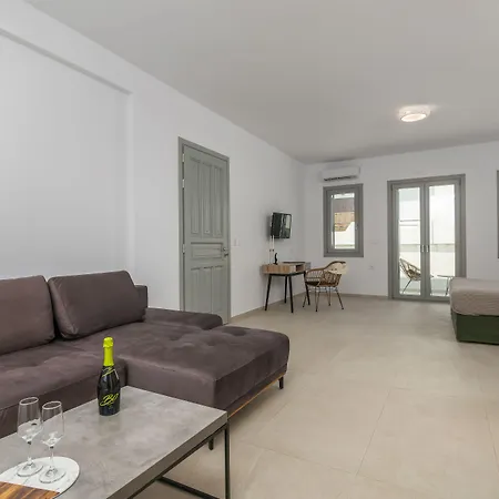 Olive 3* Adamantas (Milos)