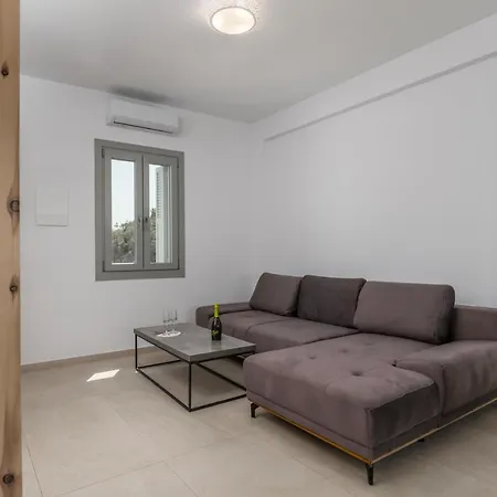 Olive 3* Adamantas (Milos)