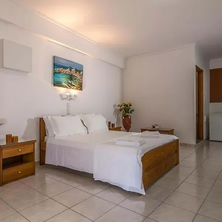 Olive Pensión Adamantas (Milos)