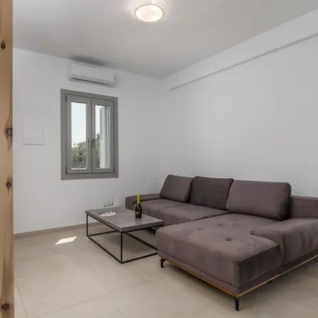 Olive Pensión Adamantas (Milos)