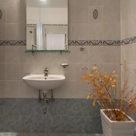 Olive 3* Adamantas (Milos)