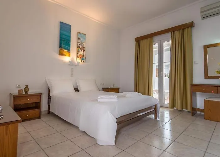 Olive Studios Adamantas (Milos)